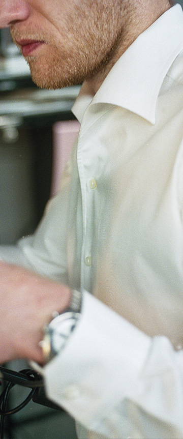 Diamond Dobby(white)シャツの着用3