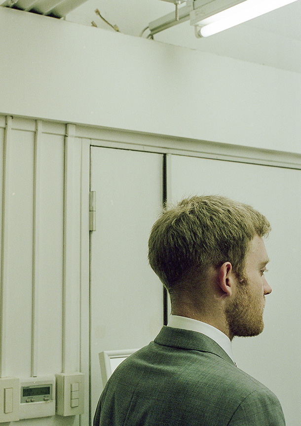 Natural Stretch Chambray(white)シャツの着用2