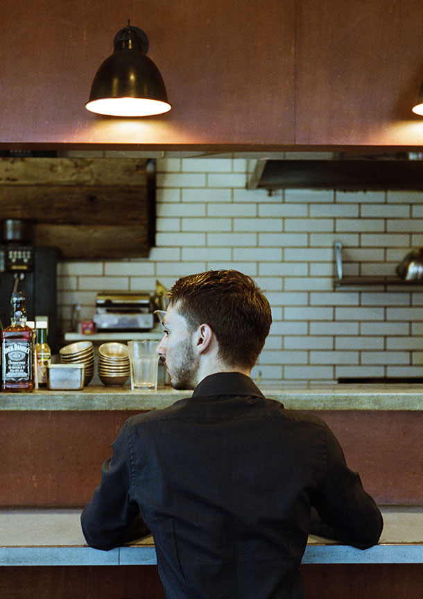 Classic Dobby(black)シャツの着用2