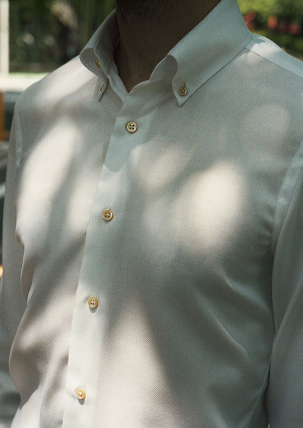 Rich Oxford(white)シャツの着用3