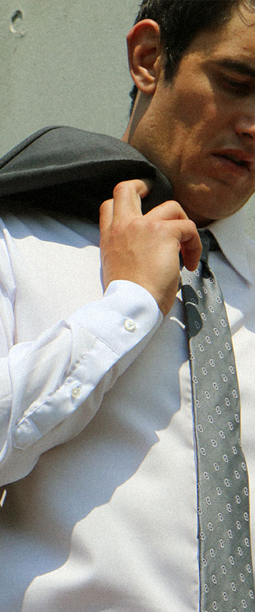 Dressy Broad(white)シャツの着用3