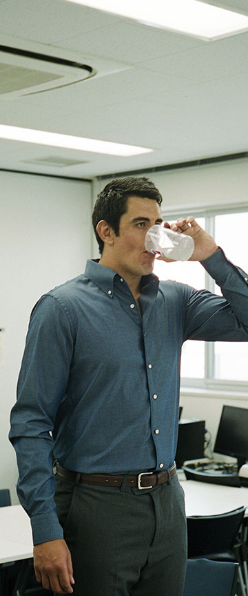 Regular Broad(dark blue)シャツの着用2