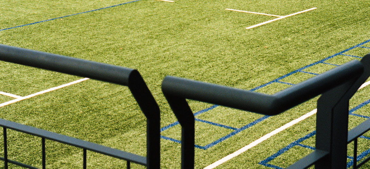 Dressy Broad(white)シャツの着用1