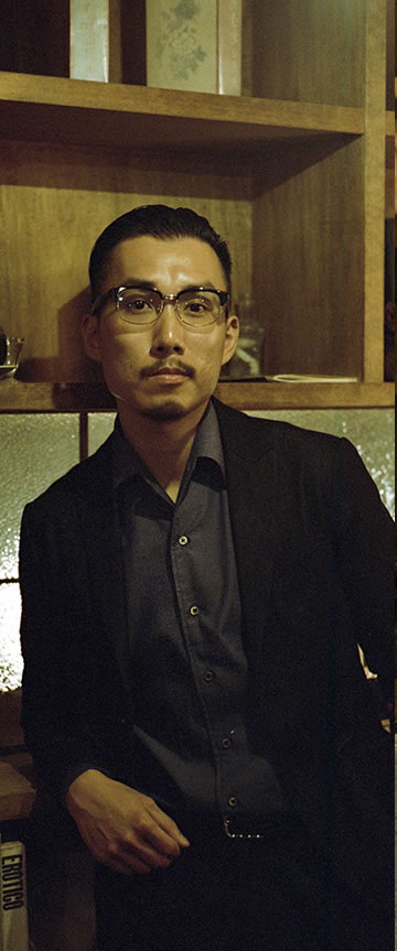 Regular Broad(dark blue)シャツの着用2