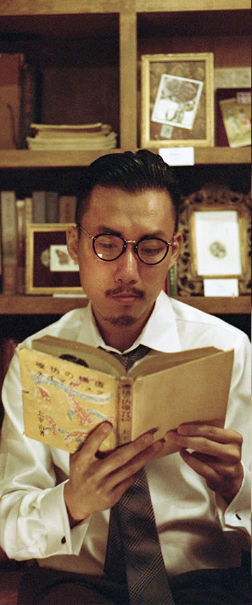 Dressy Herringbone(white)シャツの着用2