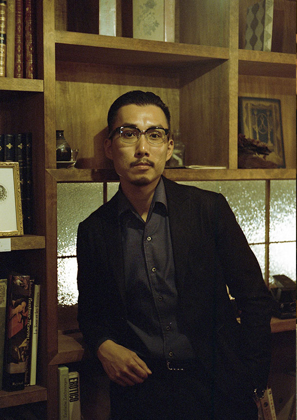 Regular Broad(dark blue)シャツの着用2