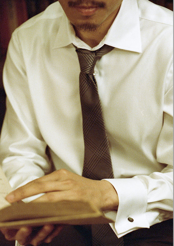 Dressy Herringbone(white)シャツの着用3