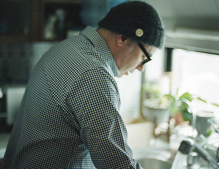 Gingham Check(brown blue white)シャツの着用1